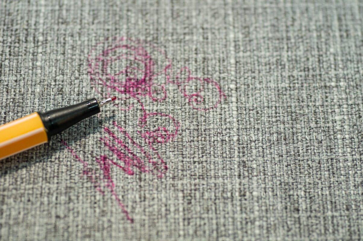 Kako-ukloniti-mrlje-od-flomastera