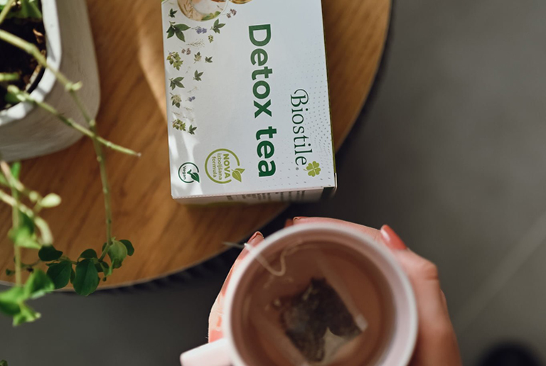 detox tea 768x515 1 1